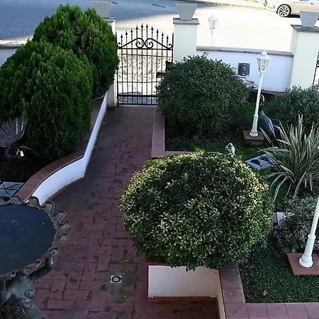 Apartment Sleeps 4 Air Con Wifi La Spezia