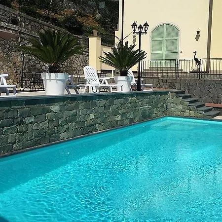 Sleeps 4 Air Con Wifi Apartment *